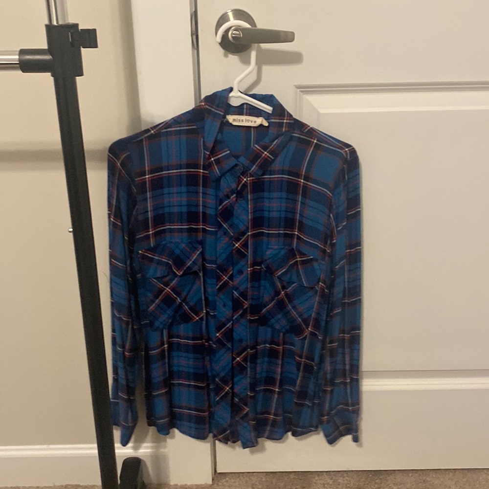 Womens medium sized target flannel.